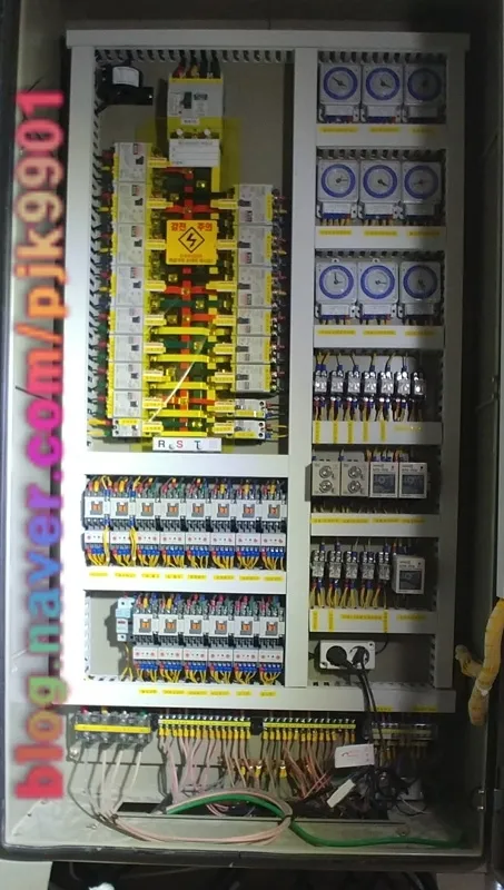 전기판넬 내부