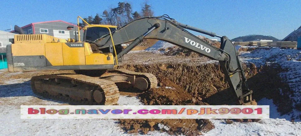 터파기 현장 굴삭기 투입