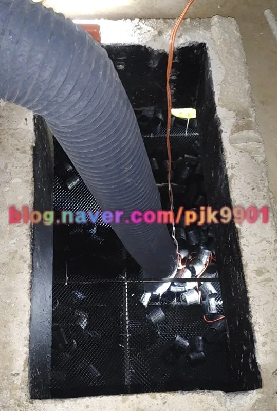 유동상 여재 설치 중